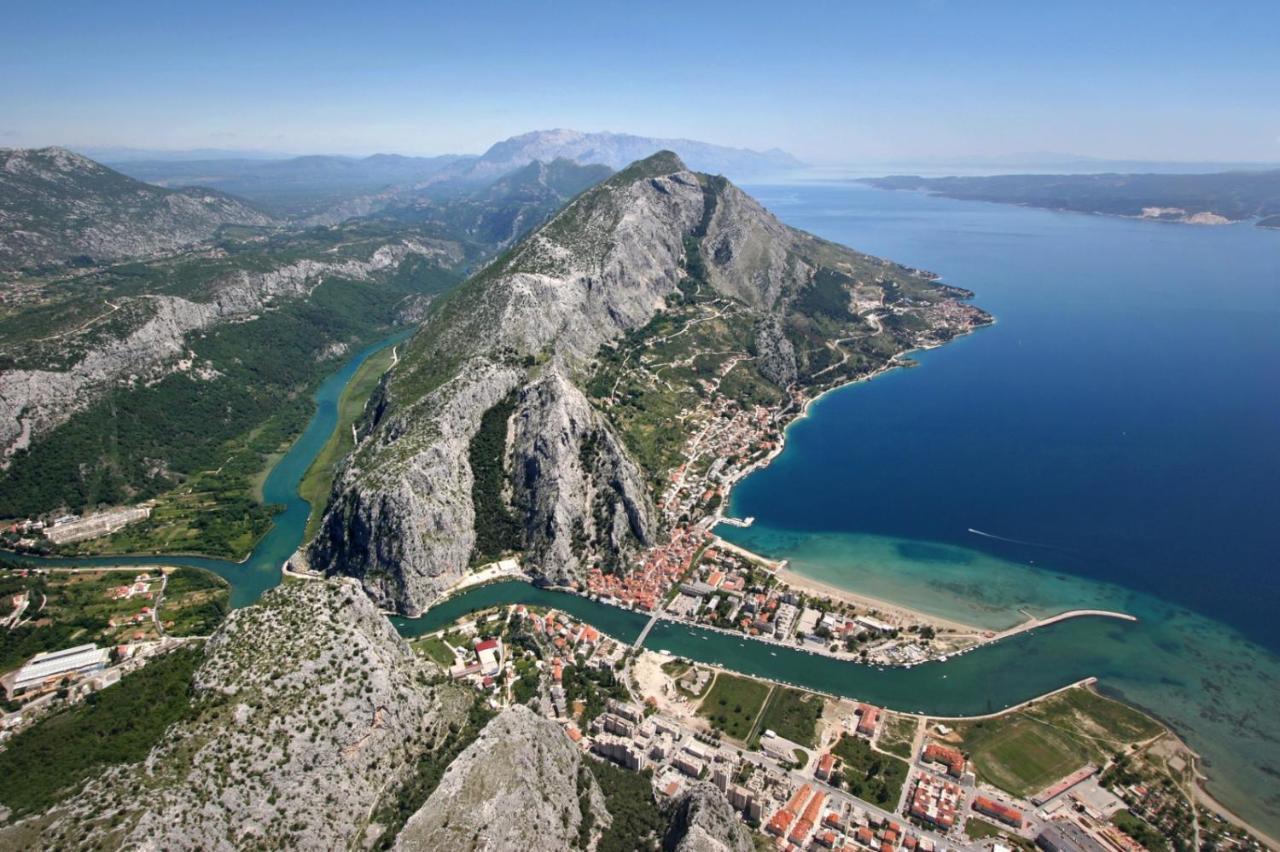 Apartment In Omis With Sea View, Balcony, Air Conditioning, Wi-Fi Buitenkant foto